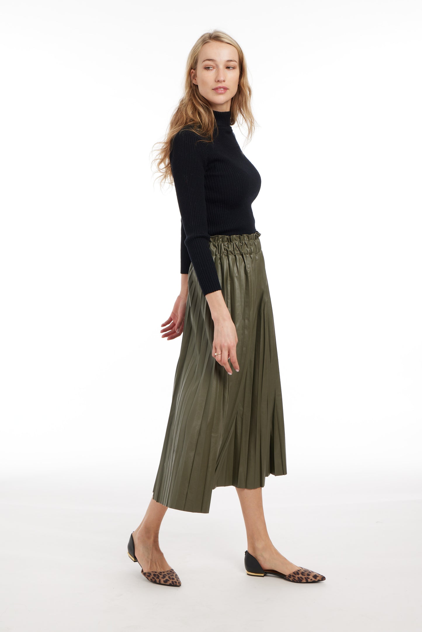 FV24-400 Vegan Pleated Skirt